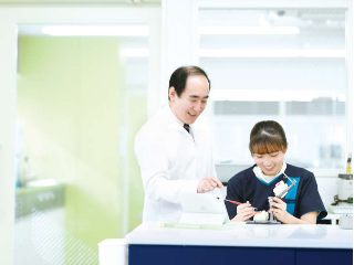 新東京歯科技工士学校