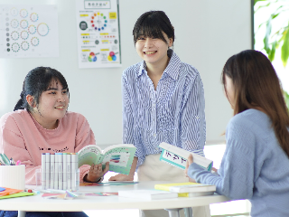 国際電子ビジネス専門学校