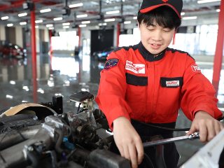 専門学校越生自動車大学校