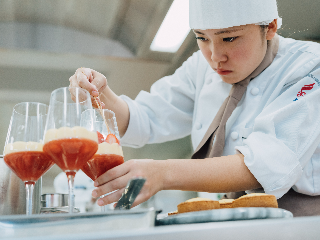 穴吹調理製菓専門学校